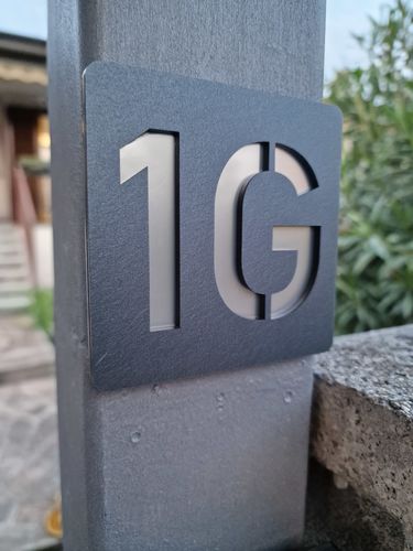 Customer photo review of Numero civico modello Stencil Square