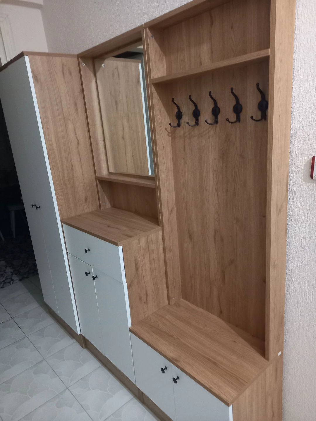 Customer photo review of Rani P6 Modern Çekmeceli Aynalı Raflı Portmanto Ayakkabılık Vestiyer Sepet Ceviz - Beyaz M2