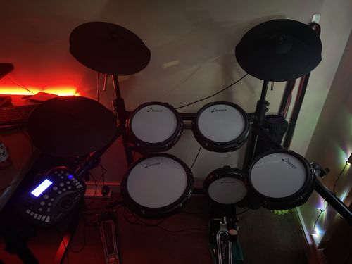 Customer photo review of Donner DED-400 Professional Electronic Drum Set Kit with Drum Throne/Drumsticks/Headphones/Audio Cable