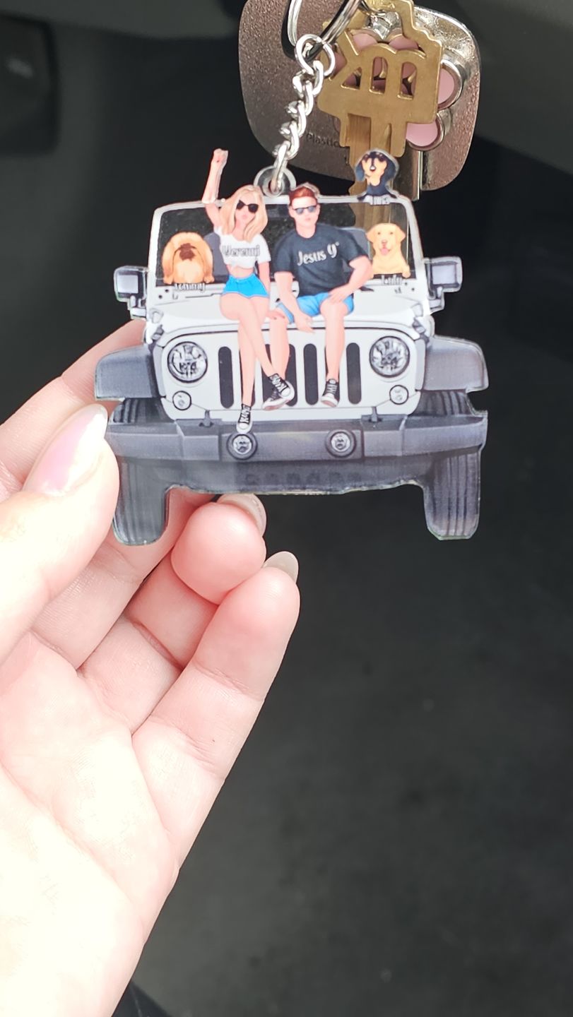 Customer photo review of Personalized Off-Road Car Couple And Pet Keychain - Perfect Gift For Journey Lovers