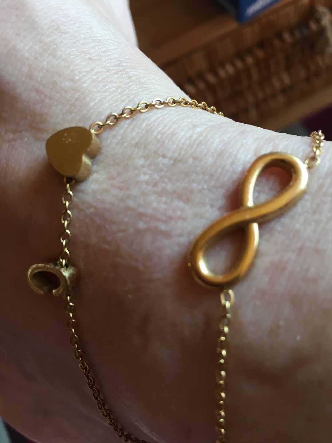 Customer photo review of Bracelet de cheville LOANYA infini