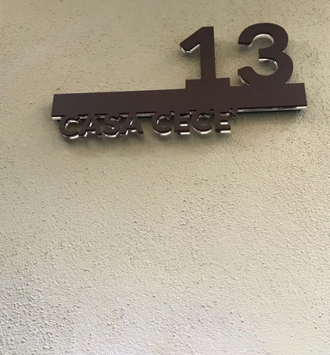 Customer photo review of Numero civico e testo sagomato modello Line 02 Acrilico