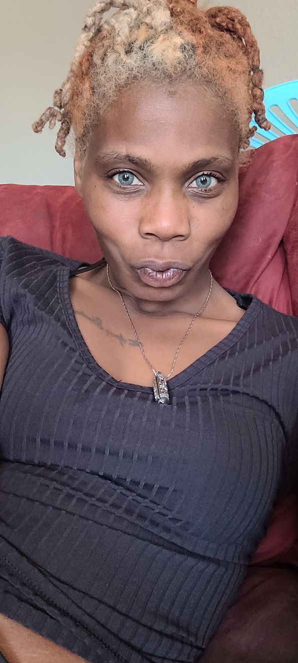 Customer photo review of Love Story Endorphin Green Prescription Colored Contact Lenses