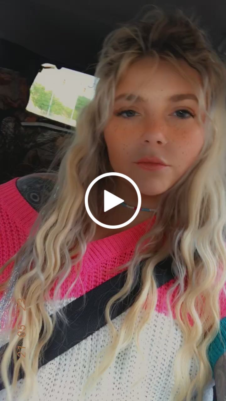 Customer video review of 20” Blonde #60 Straight DIY Hair Extensions Home Kit
