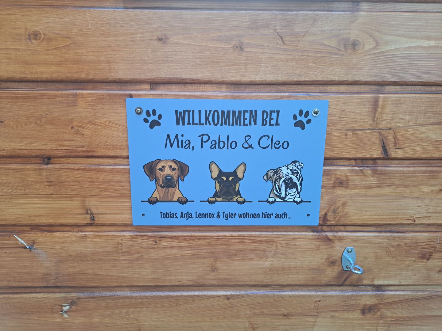 Customer photo review of Spähende Haustiere - Individuelles Türschild