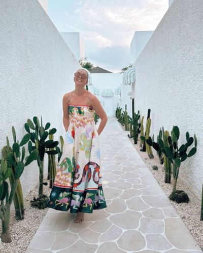 Customer photo review of Feel Effortlessly Linen Blend Unique Print Smocked Back Pocketed Midi Dress