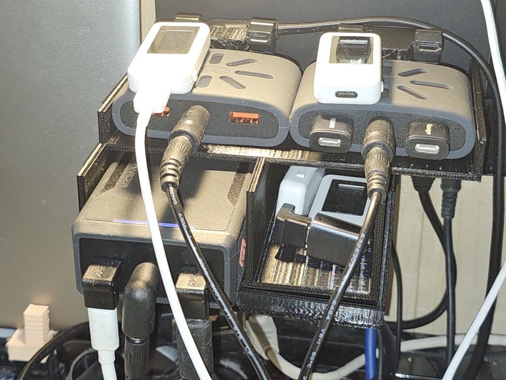 Customer photo review of DC to USB Extender For SlimQ 150W/240W/330W