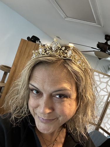 Customer photo review of Asian Queen Tiara