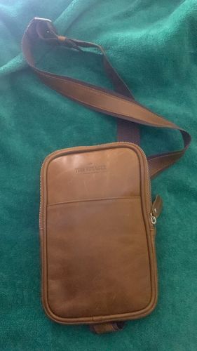 Customer photo review of Tom Voyager Crossbody Bag