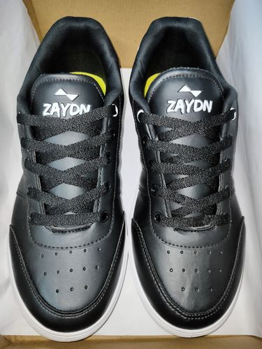 Customer photo review of VIBE Black Men's casual sneaker
