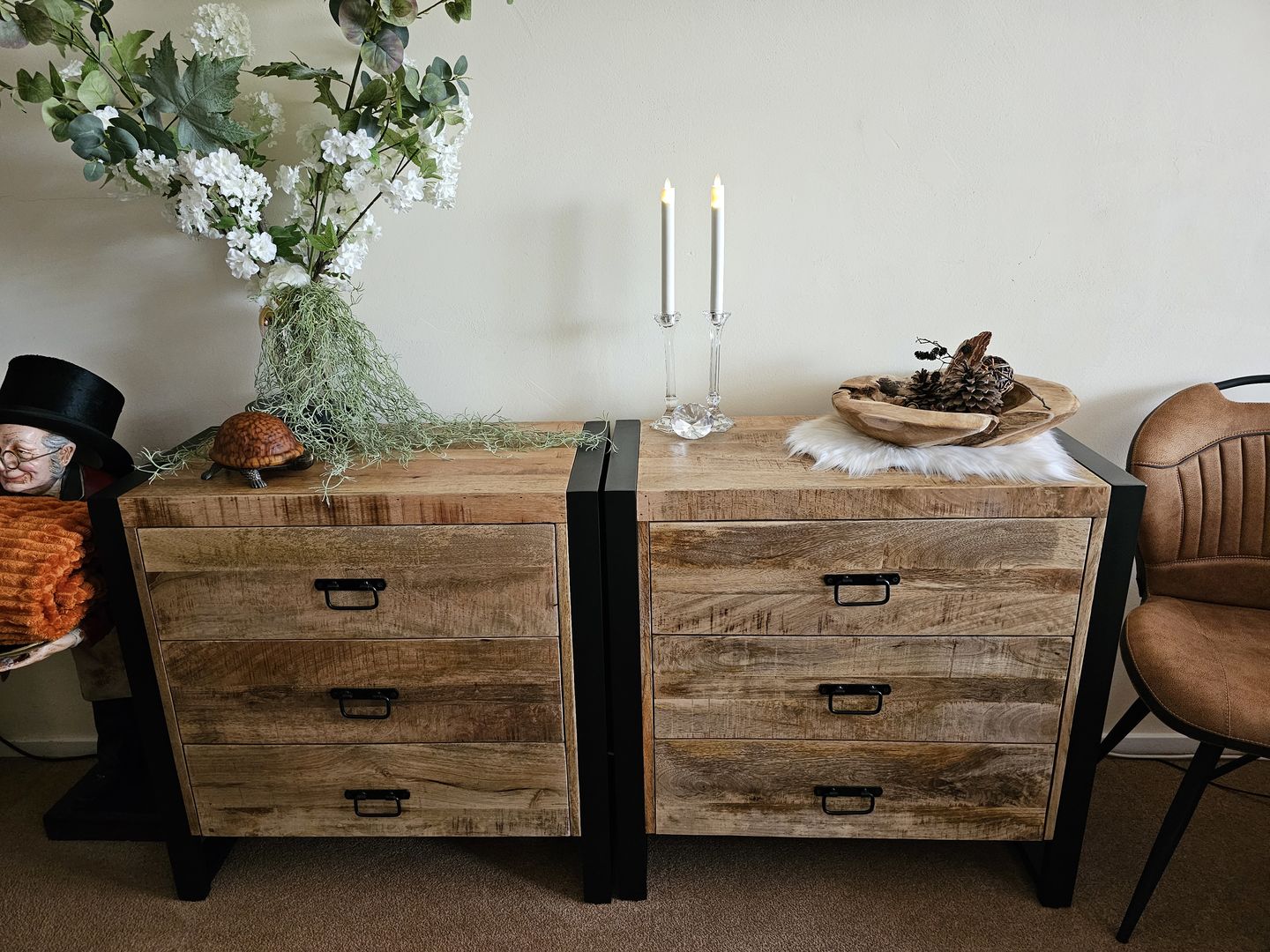 Customer photo review of Sidetable Britt 3 lades | Mangohout en Staal | 80x40x80cm
