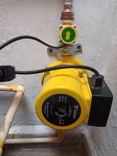 Customer photo review of Bomba Presurizadora Agua 1/3 Hp Automatica 260 W 2 Servicios
