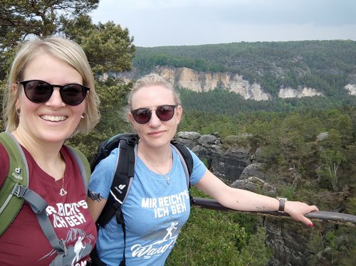 Customer photo review of Mir reicht's ich geh wandern - Damen Premium Organic Shirt