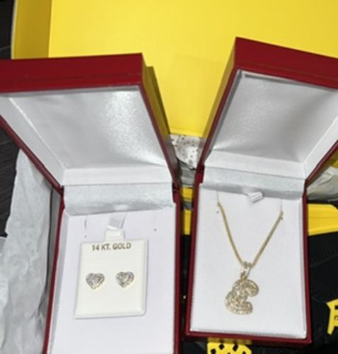 Customer photo review of *NEW* 14k E Initial Baguette Pendant W/ Hollow Franco Chain JTJ™