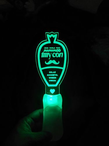 Customer photo review of Mamamoo 2023 World Tour Lightstick
