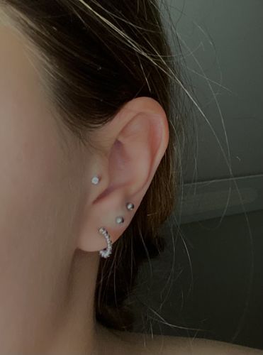 Customer photo review of Le piercing Tania