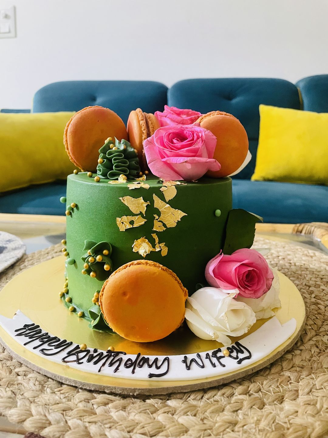 Customer photo review of Bottle Green Floral Cake