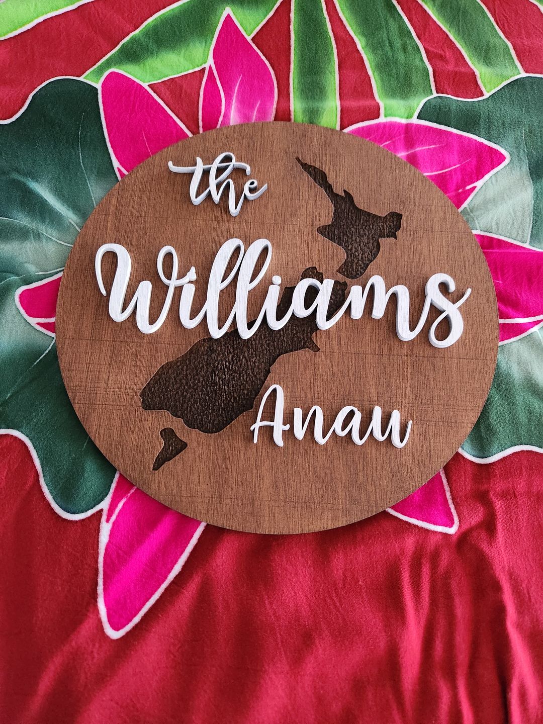 Customer photo review of NZ Family Name Round