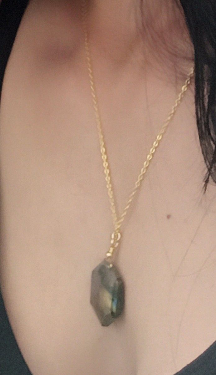 Customer photo review of Collier labradorite sacré