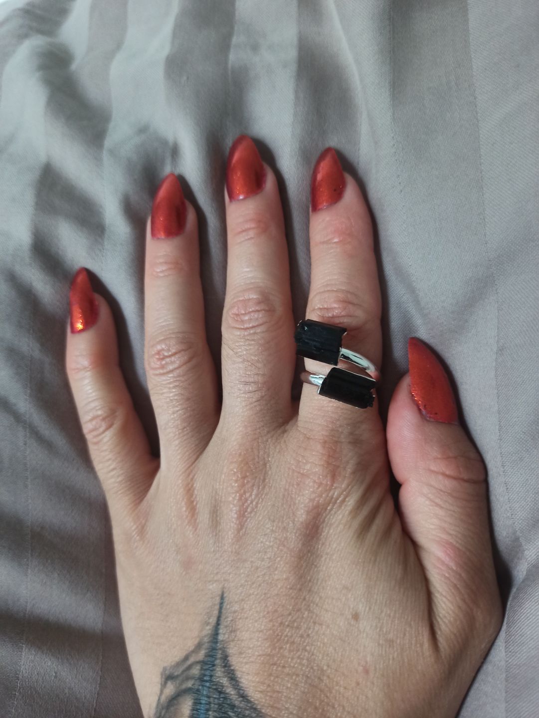 Customer photo review of Bague Tourmaline noire brute