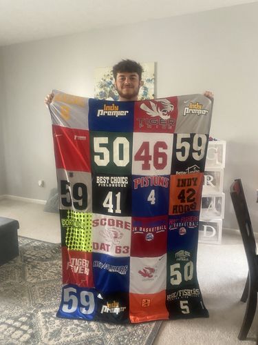 T-shirt quilt featuring tigres by Dawn from IN