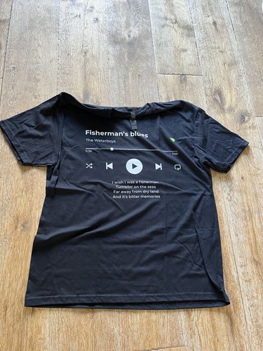 Customer photo review of Your Favorite Song T-Shirt Music Player