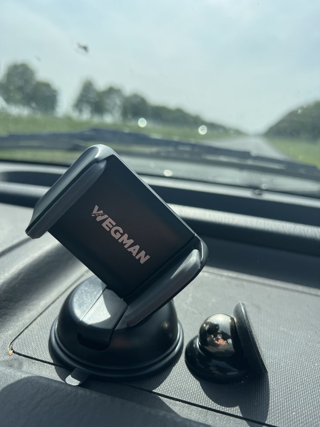 Customer photo review of Wegman Telefoonhouder Met Zuignap - Dashboard en autoruit