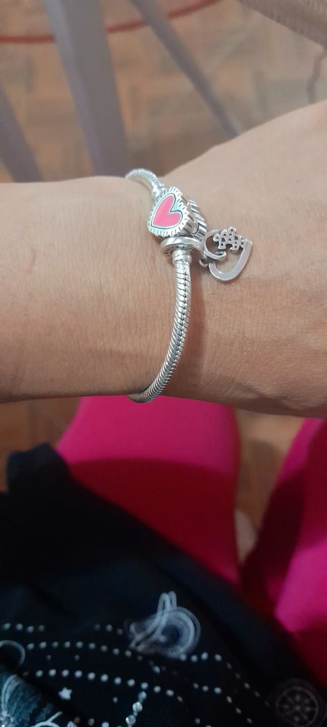Customer photo review of Charm Corazon de Mejores Amigos