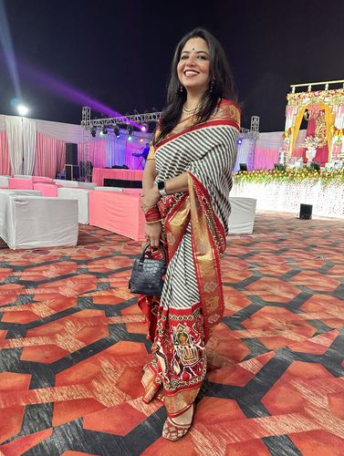 Customer photo review of SLATE GREY WOVEN PATOLA SILK SAREE