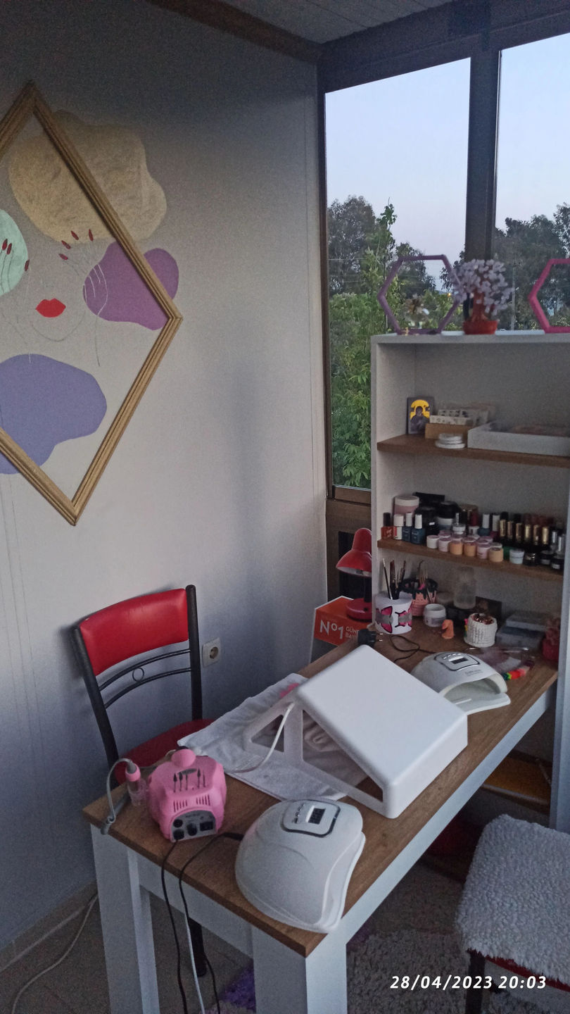 Customer photo review of Rani BJ113 Raflı Manikür Masası Makyaj Masası Sepet Ceviz - Beyaz