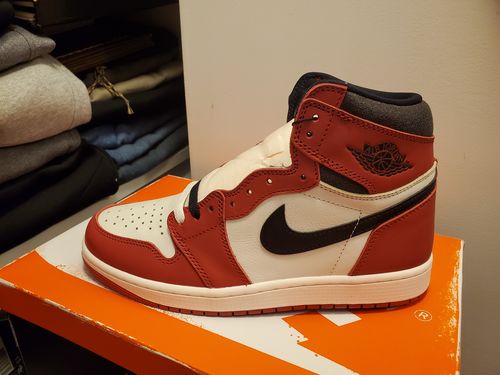 Customer photo review of Air Jordan 1 Retro High OG Lost & Found “Chicago Reimagined”