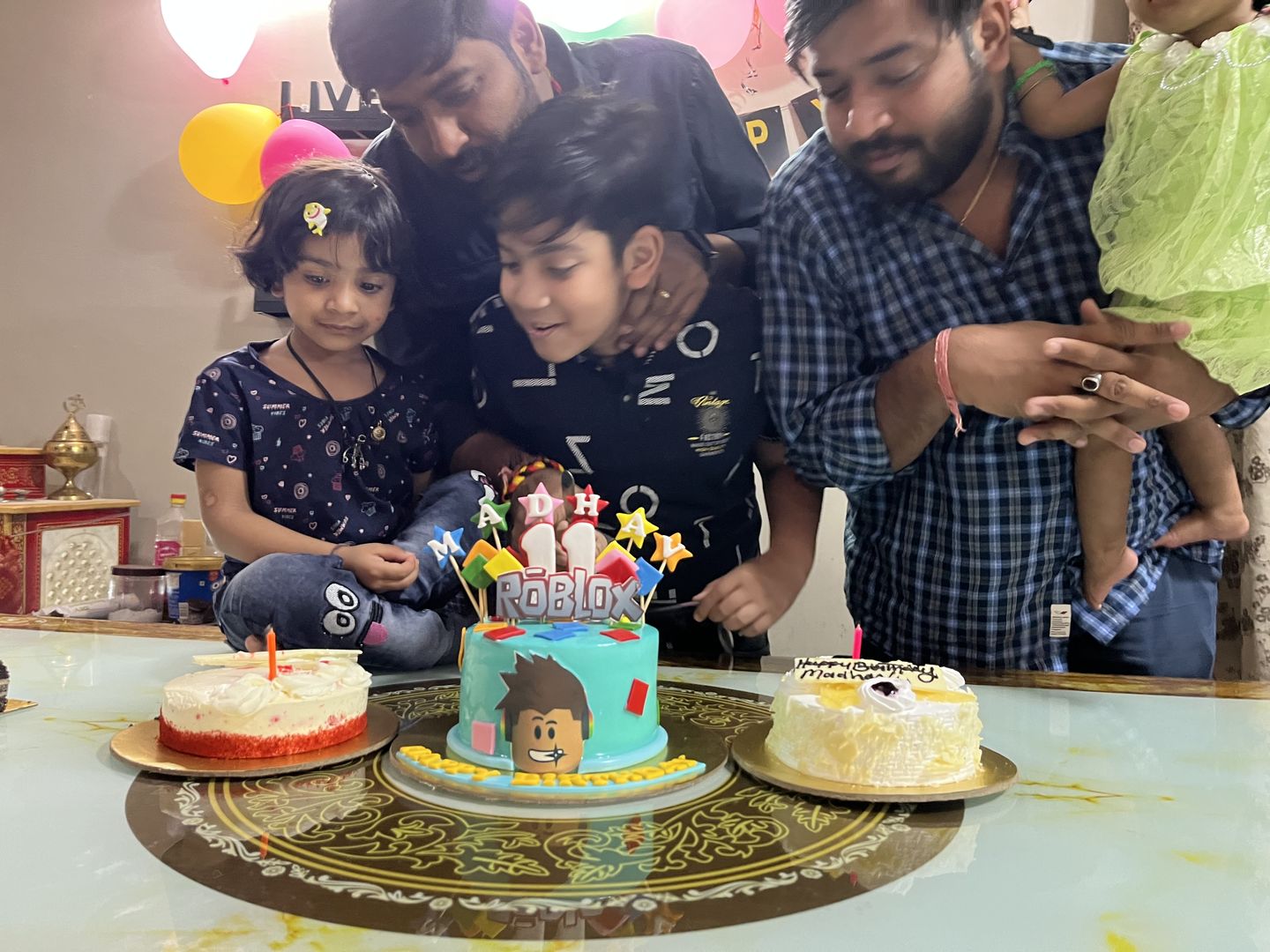 Customer photo review of Roblox Blocks Cake