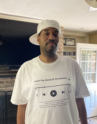 Customer photo review of Your Favorite Song T-Shirt Music Player
