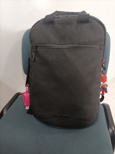 Customer photo review of Mochila para laptop | Cool Capital Slate Minimal | 15.6" pulgadas
