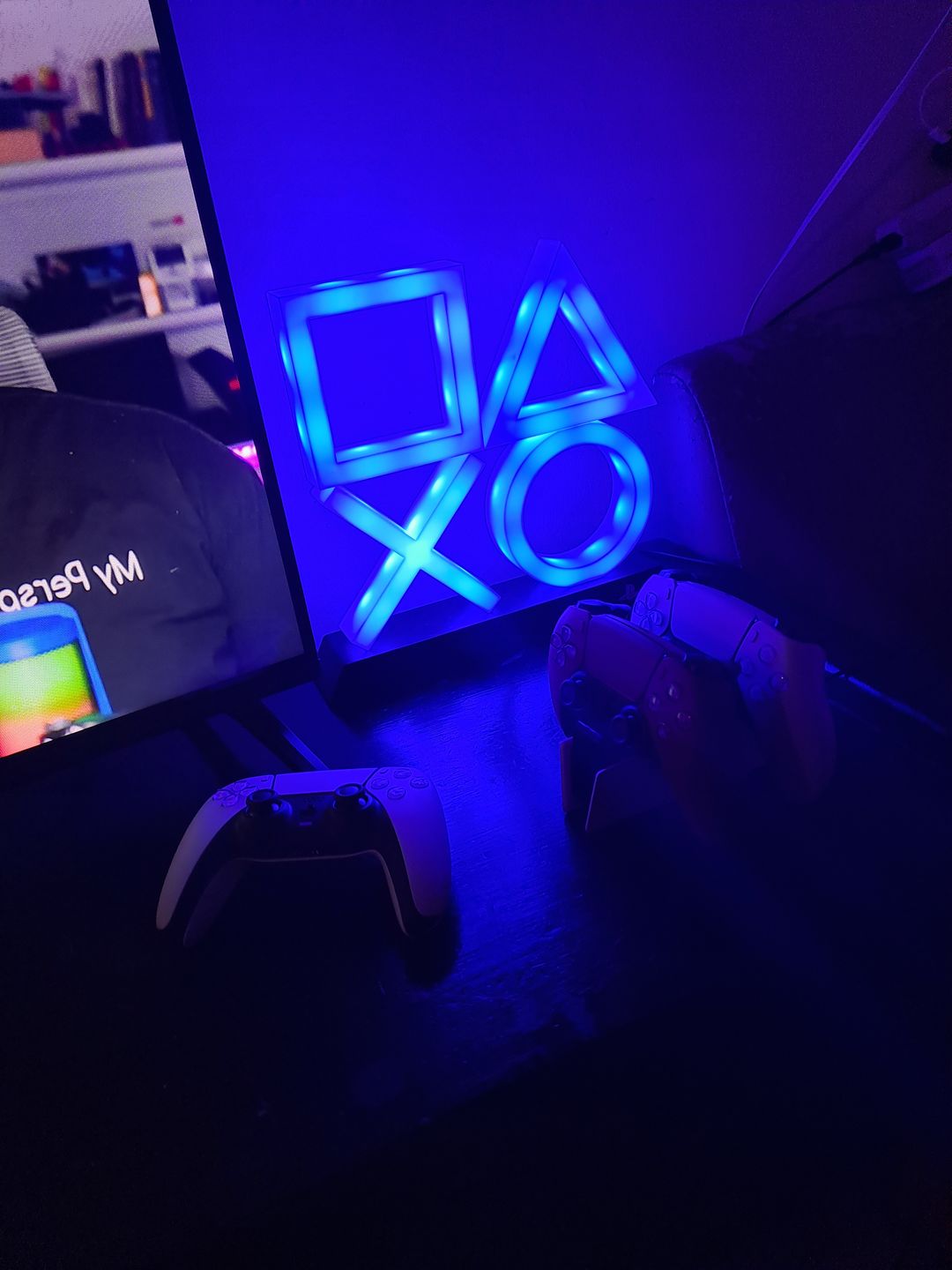 Customer photo review of PlayStation Icons Light PS5 XL