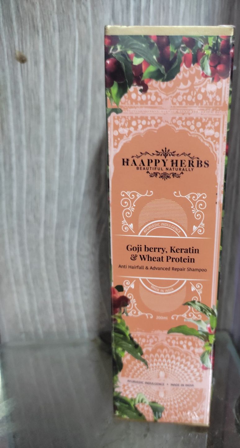 Customer photo review of Goji Berry, Keratin & Wheat Protein Shampoo