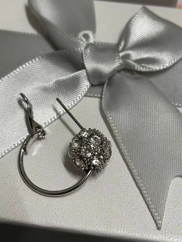 Customer photo review of 【Limited Time Discount⭐Last Day】Lymphatic Drainage Slimming Earrings