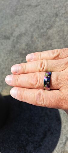 Customer photo review of Bague arc-en-ciel à empreintes de pattes de chiens en acier chirurgical