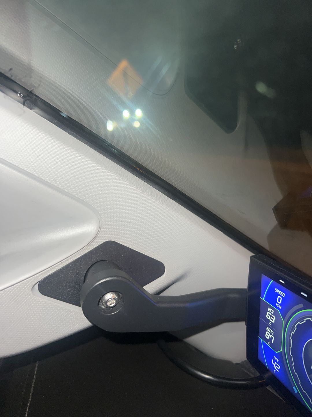 Customer photo review of 2015-2019 Duramax 2500/3500 CTS3 Pillar Display Mount (28600)