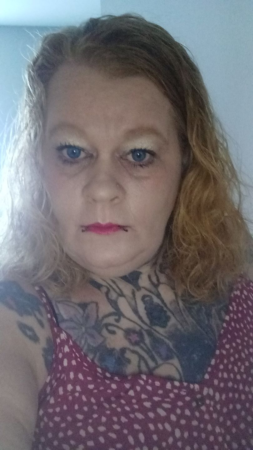 Customer photo review of New York Blue Prescription Coloured Contact Lenses