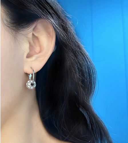Customer photo review of 【Limited Time Discount⭐Last Day】Lymphatic Drainage Slimming Earrings