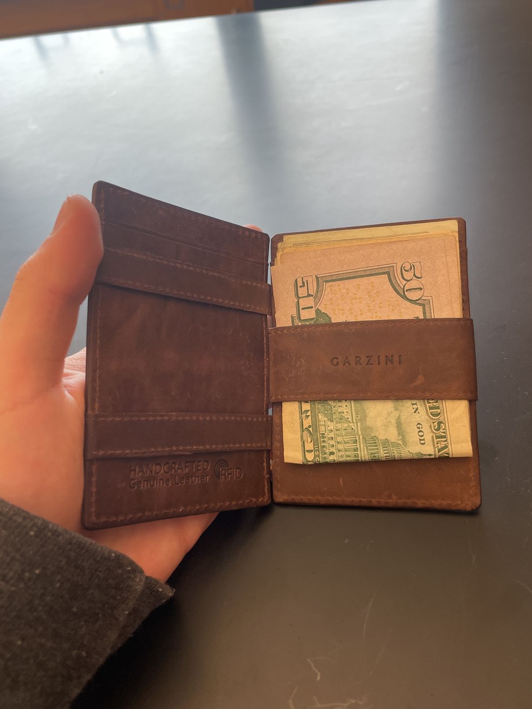 Customer photo review of Essenziale Magic Wallet ID Window
