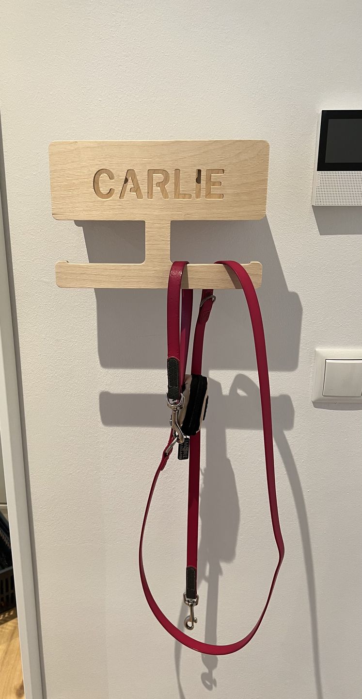 Customer photo review of PERSONALISIERUNG: Hundegarderobe L