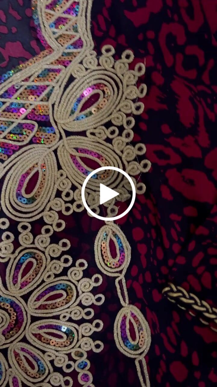 Customer video review of Bsij136-Embroidered neckline Jalabiya