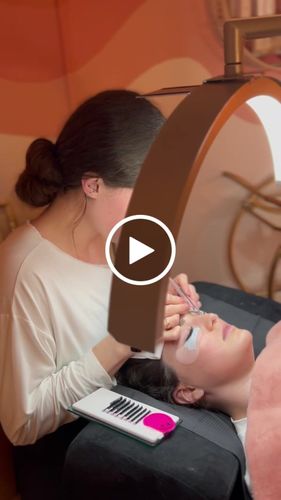 Customer video review of The CosmoGlo XL Light Bundle + Phone Clip