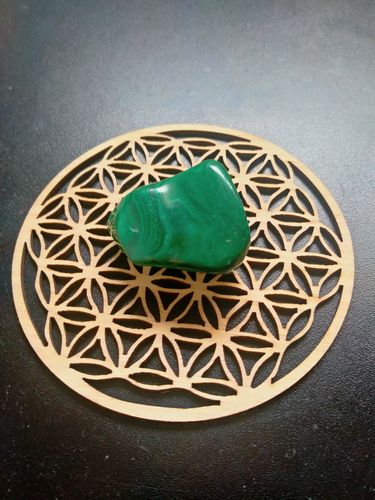 Customer photo review of Plaque de rechargement :  Fleur de vie sculptée en chêne 10cm