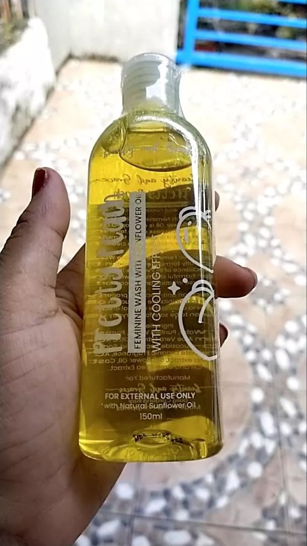 Customer photo review of SUPER TRENDING! AUTHENTIC Pretty Peach Feminine Wash