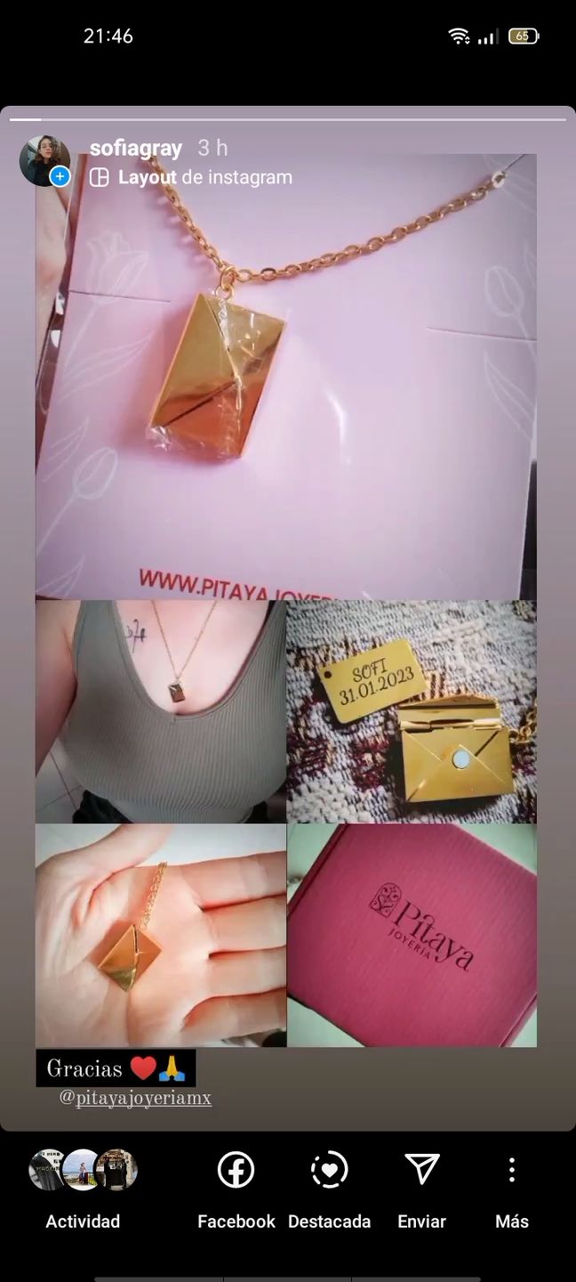 Customer photo review of Collar Mensaje Personalizado