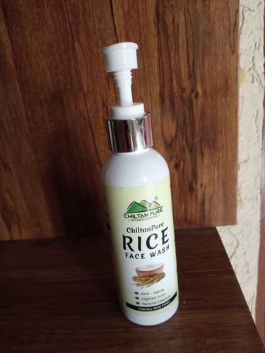 Customer photo review of Rice Face Wash – Acts as a Natural Cleanser, Anti – Aging, Lighten Scars, Mattifies Oily Skin, & Soothes Sun Damage 150ml