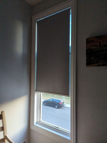 Customer photo review of SmartWings Motorized Roller Shades 100% Blackout Linen